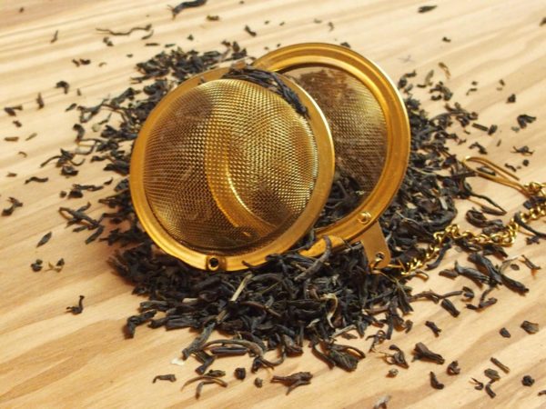 En af kinesernes foretrukne teer, den klassiske grønne te med den guddommelige jasmin duft og smag. Er velegnet som eftermiddags- og aften te.