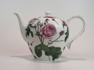 Porcelæns tekande 1,7 l med motiv af smukke roser.